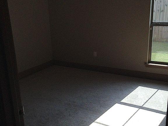 5th image of 41527 Hearthstone Ave