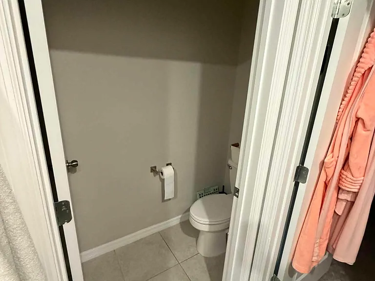 1049 Royal Empress Dr — Photo 7