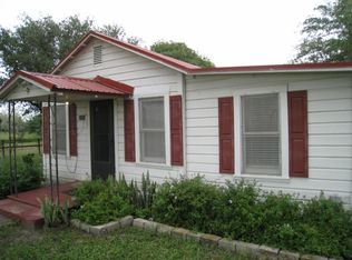 1021 E Montana St, Mathis, TX 78368