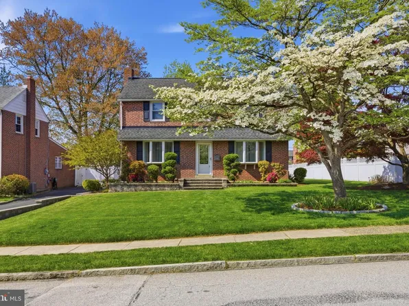 418 Colonial Park Dr, Springfield, PA 19064