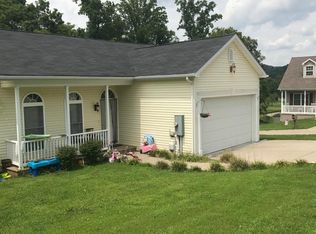 2 Heatherwood Ln, Huntington, WV 25705