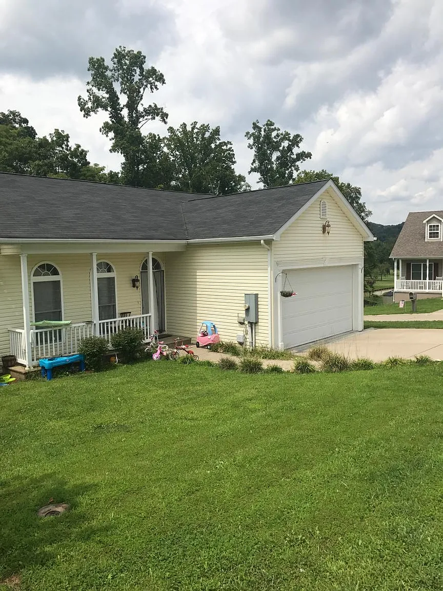 2 Heatherwood Ln photo 1