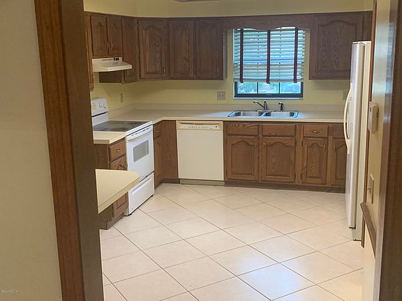 4th image of 200 NE 51st Ave