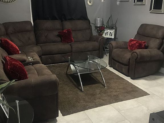 2nd image of 2857 Brentwood Cir S