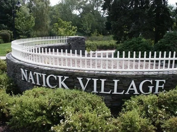 1 Village Hill Ln APT 4, Natick, MA 01760