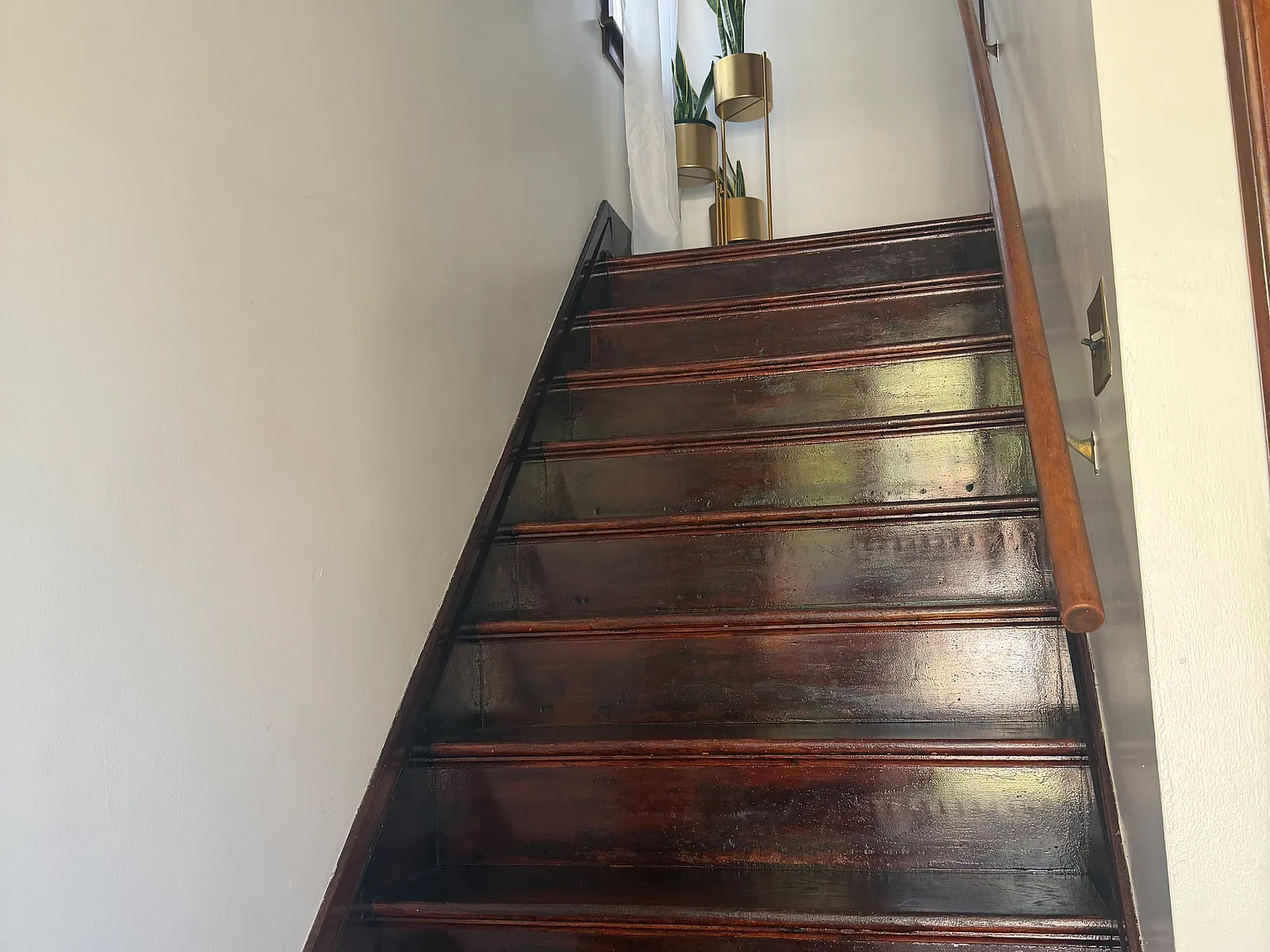 15 bed, 2808 sqft, $1,850 — Photo 1