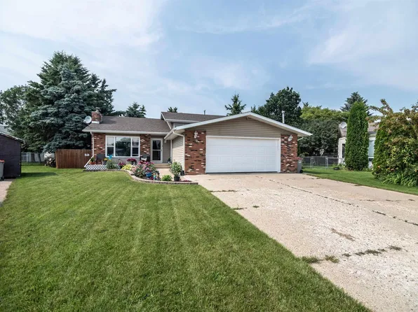 24 Glenwood Cres, Stony Plain, AB T7Z 1A3