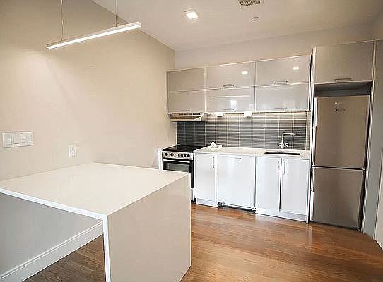 4th image of 259 Evergreen Ave #2AH