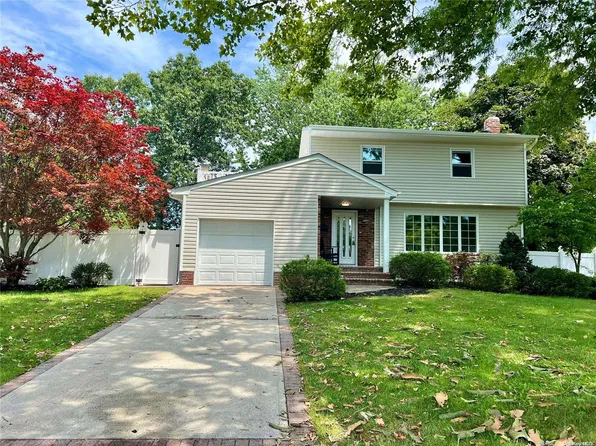 34 Dunford Street, Melville, NY 11747
