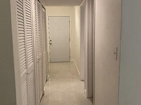4th image of 20600 NW 7th Ave