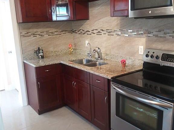 5th image of 1206 E Poinsettia Ave