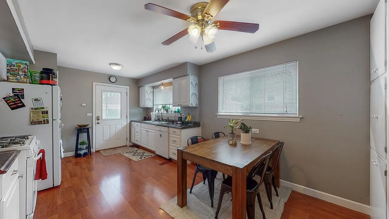 2 bed, 1100 sqft, $2,600 — Photo 4