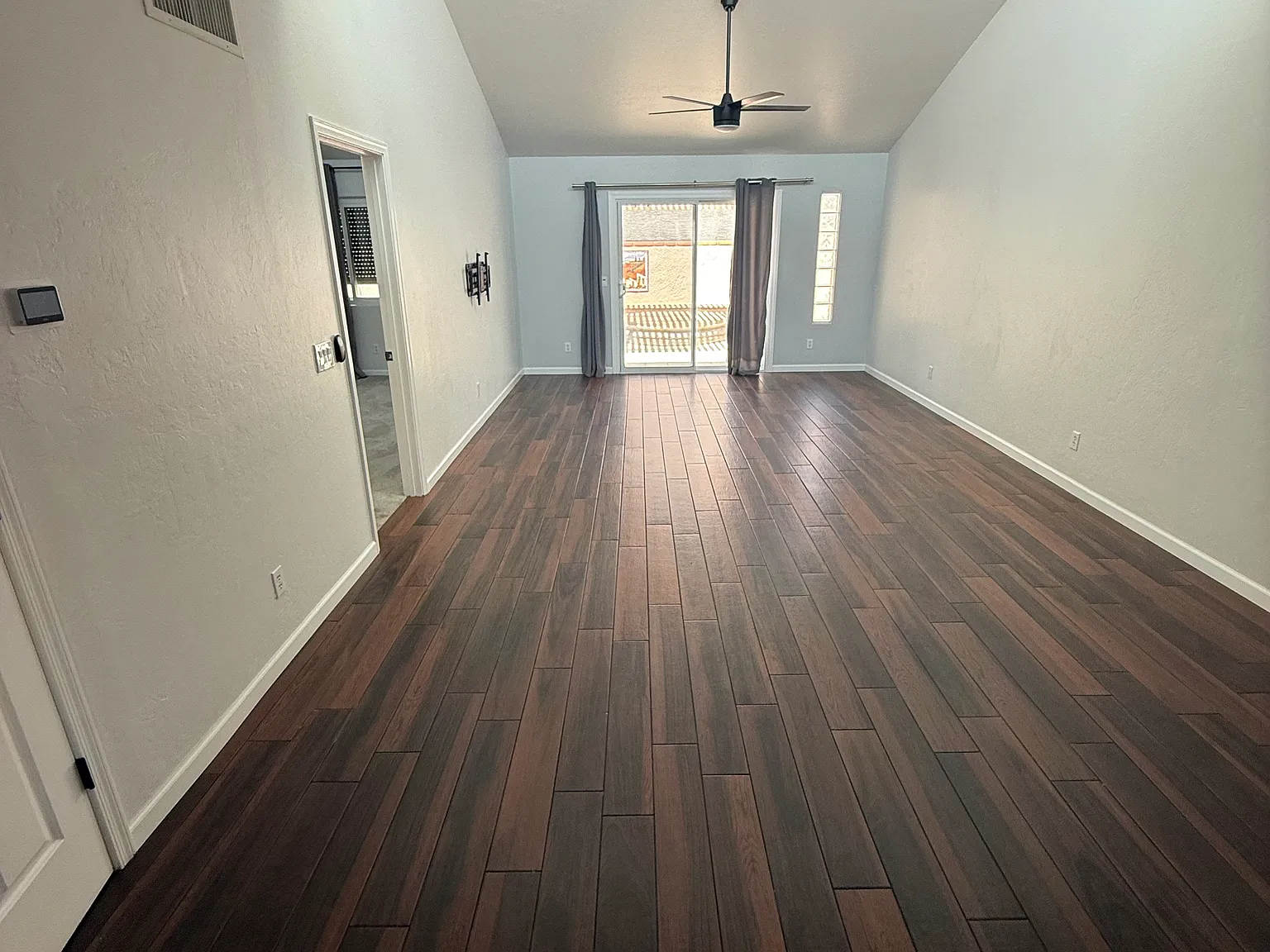 2 bed, 1200 sqft, $1,900 — Photo 4