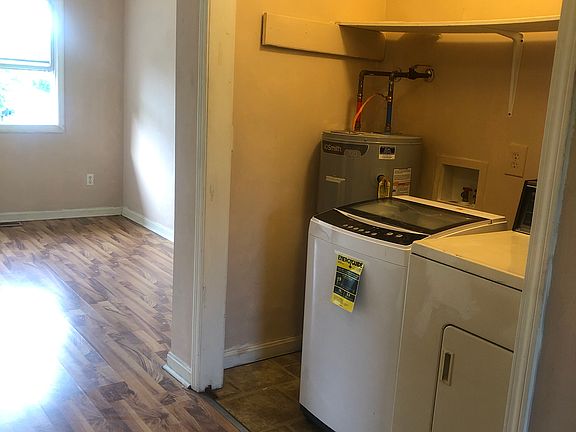 3rd image of 1012 Grindstaff Ave
