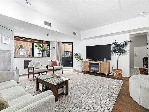 2nd image of 147 Kelton St APT 510