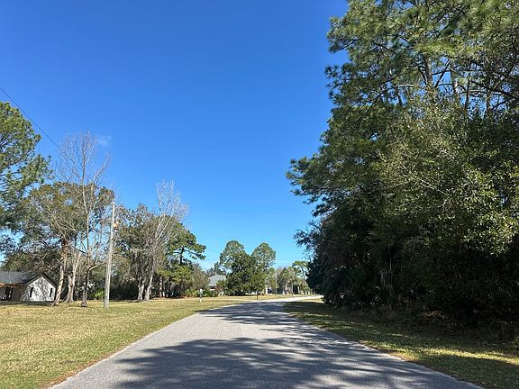 4th image of 25 Village Dr