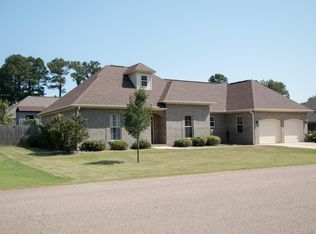 136 Creekwood Cir, Saltillo, MS 38866