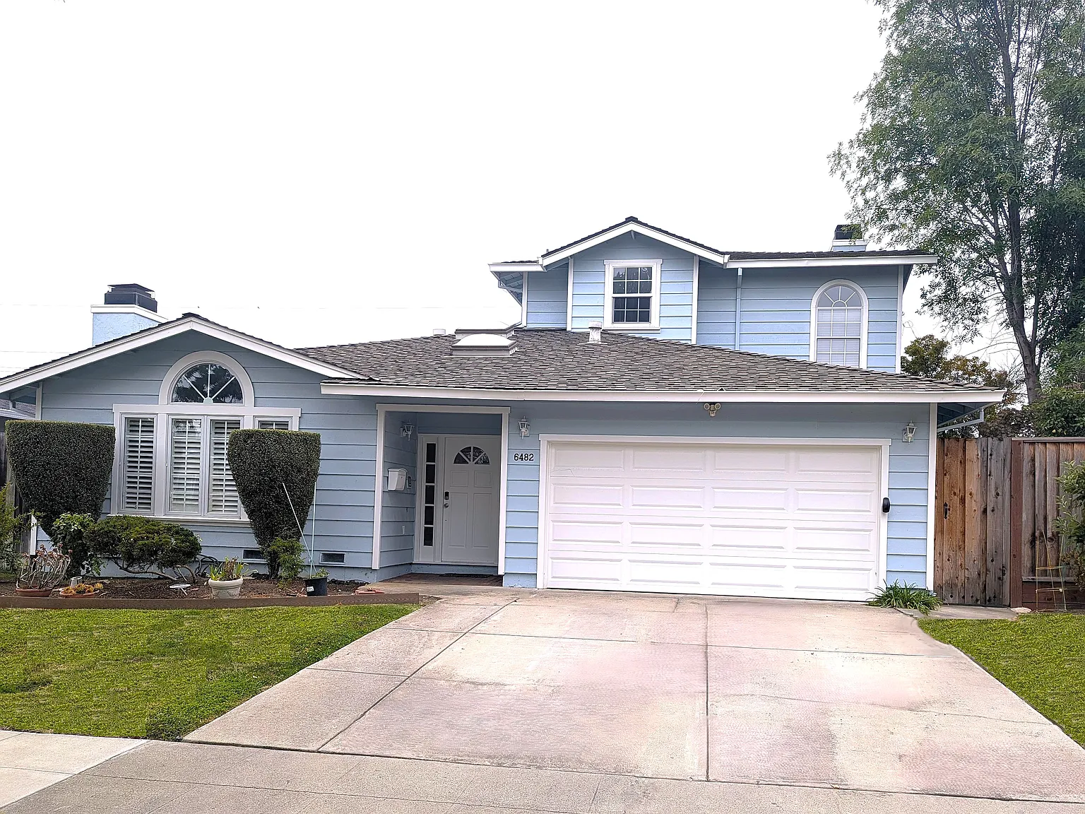 4 bed, 2298 sqft, $6,490 — Photo 1