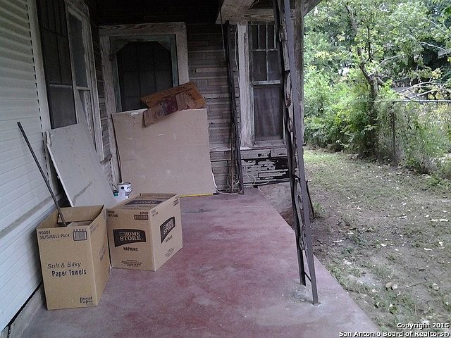 2nd image of 142 Bogle St