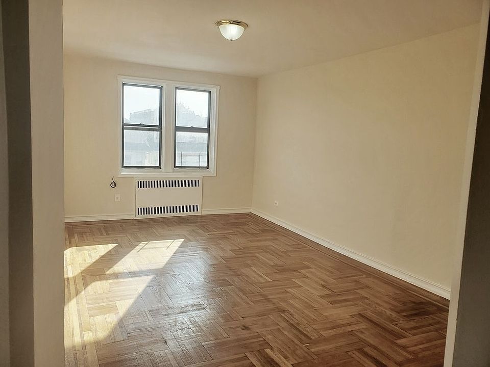 2nd image of 1740 Carroll St #5B
