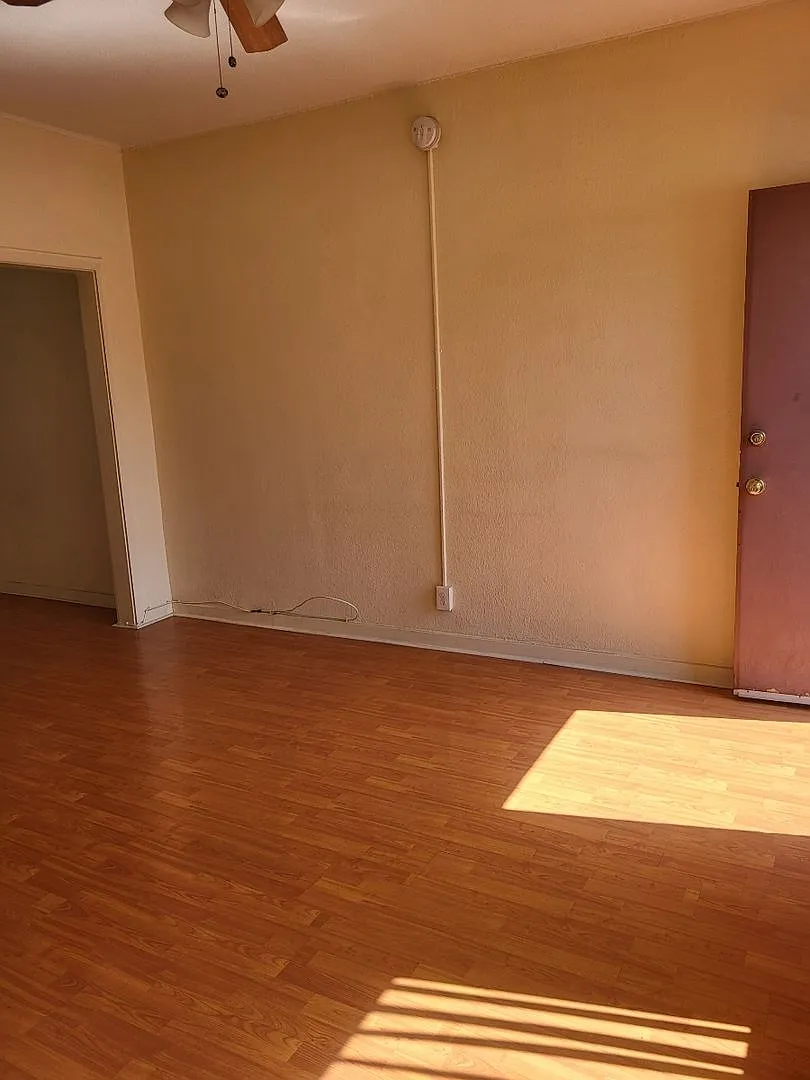 Spacious unit by Americana — Photo 4