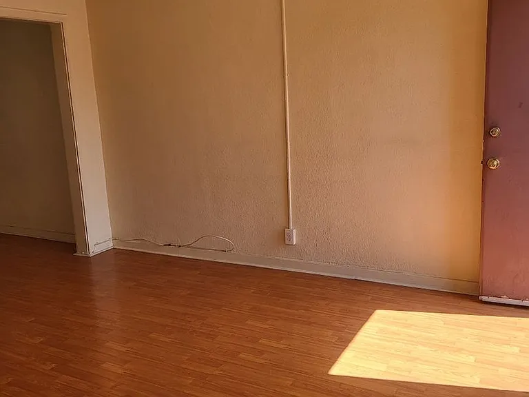 828 S Glendale Ave #12 — Photo 3