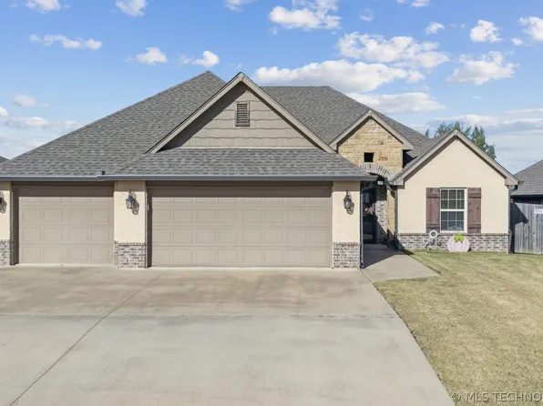 1108 Colhurst Ln, Claremore, OK 74019