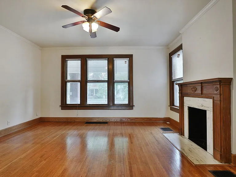 2405 Summit St — Photo 14