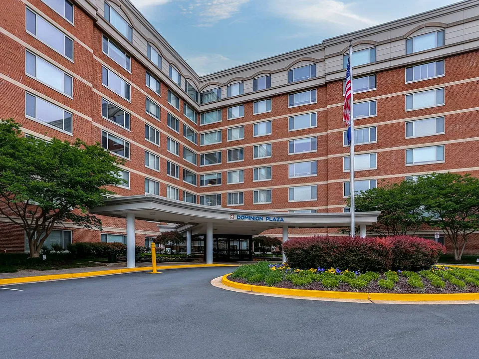 Dominion Plaza