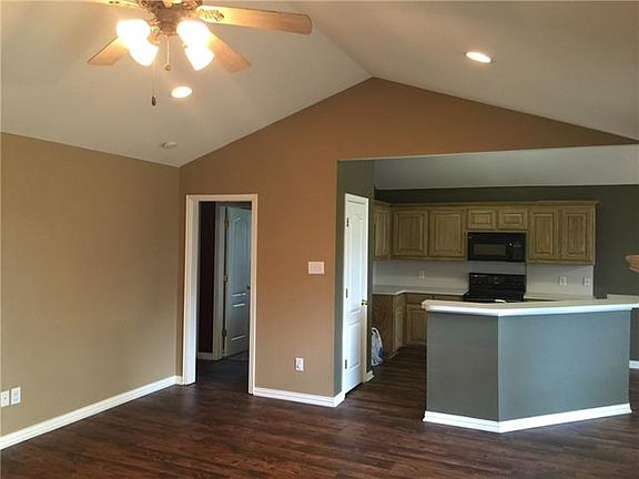 4th image of 1009 N Carolina Ave