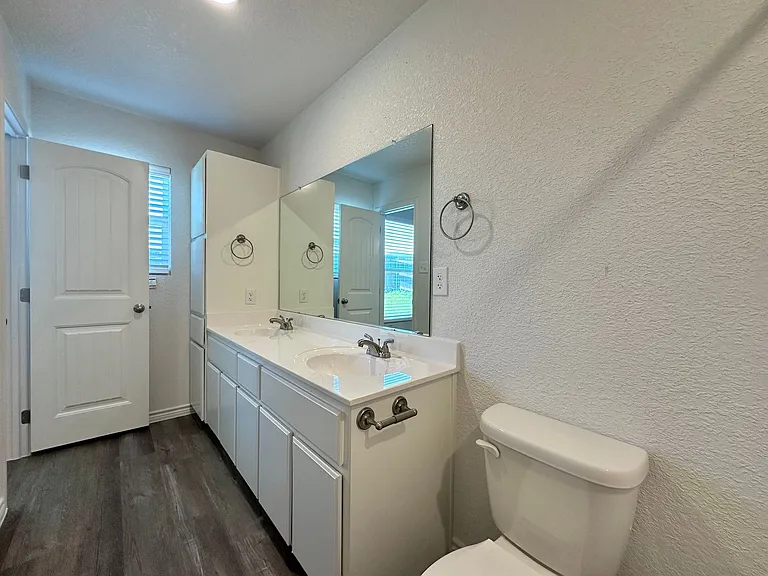 121 Dolphin Dr — Photo 26
