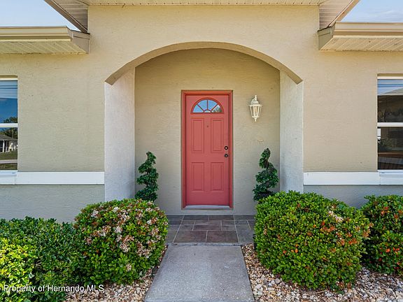 4th image of 5122 Quintilis St