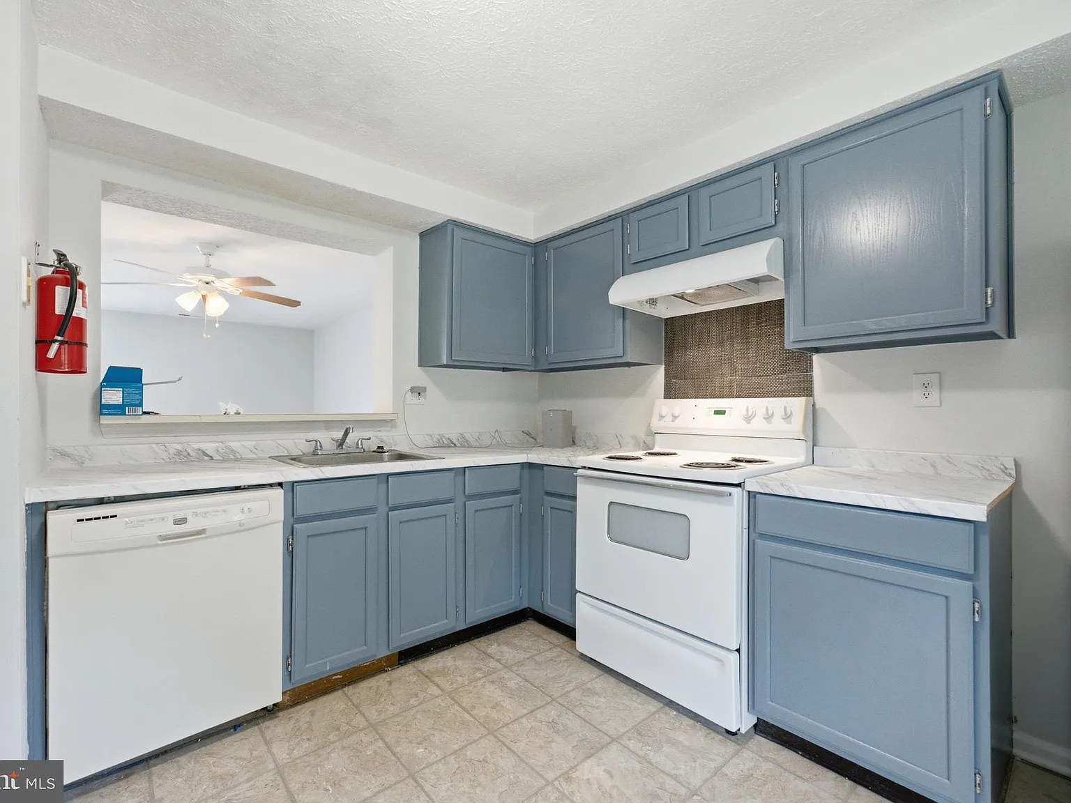 3 bed, 1.5 bath, 1120 sqft, $2,500 — Photo 1