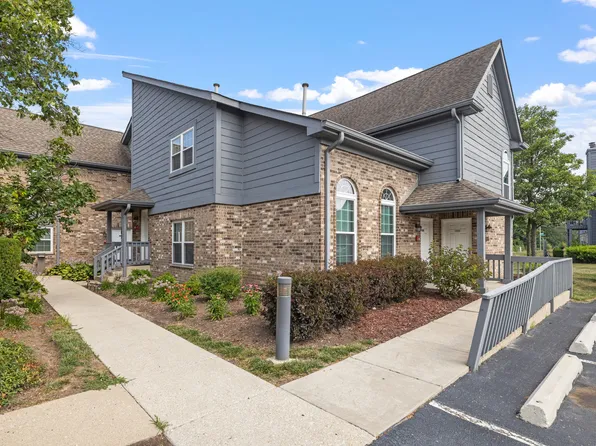 15 Foxcroft Rd, Naperville, IL