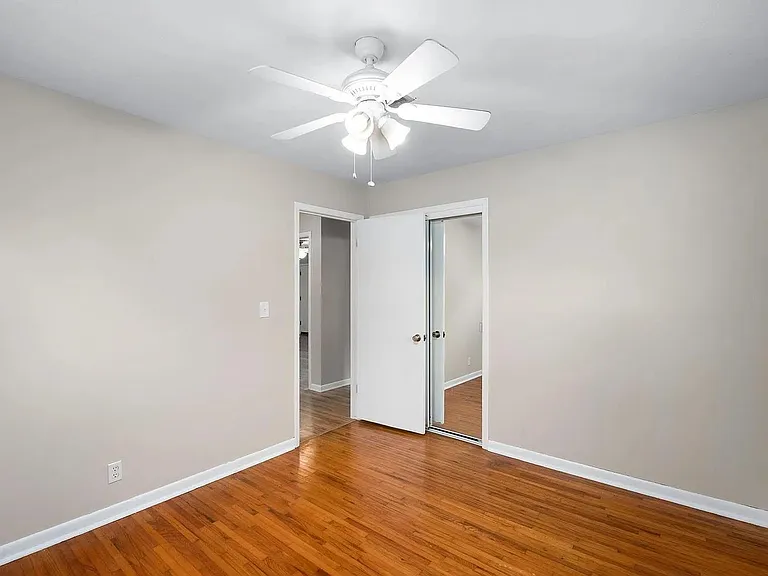 843 N Brownthrush Ln — Photo 2