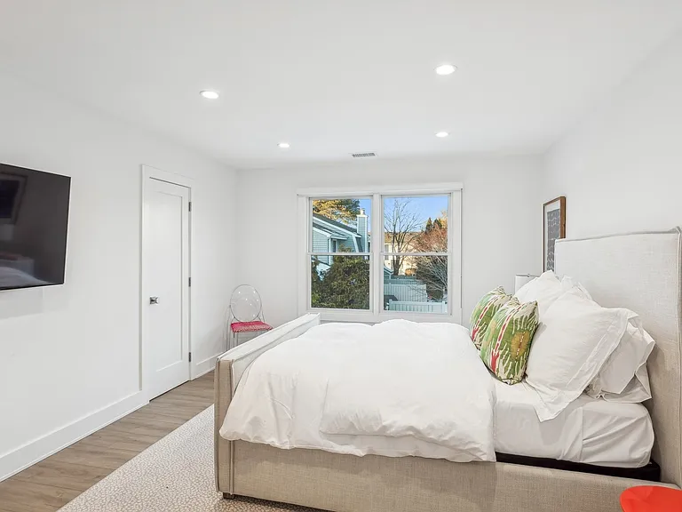 50 Hubbard Ln #64 — Photo 31
