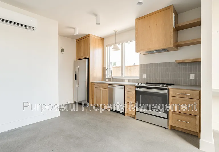 934 Hangar Dr #1 — Photo 18