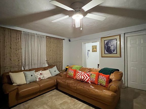 2nd image of 2819 Holly Road