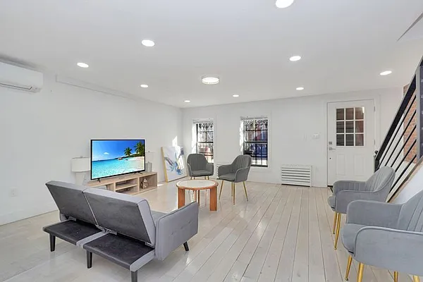 Rented by Douglas Elliman | media 8