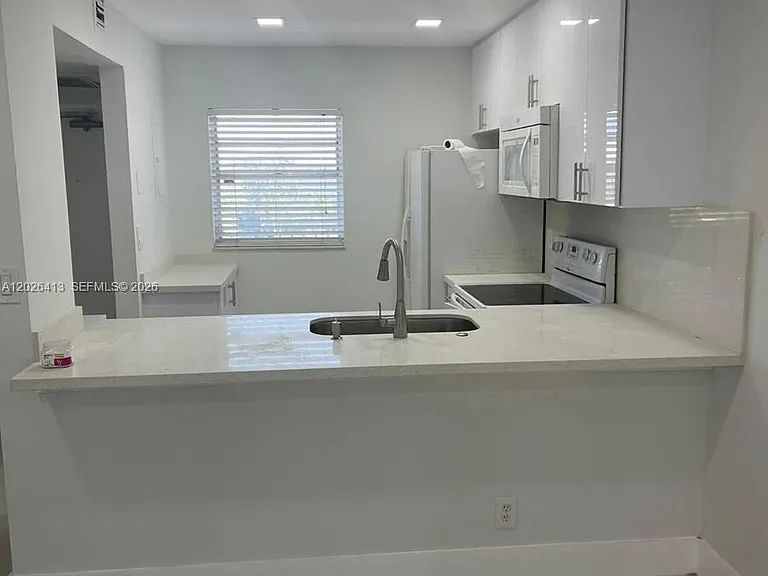 9460 Tangerine Pl #404 — Photo 5