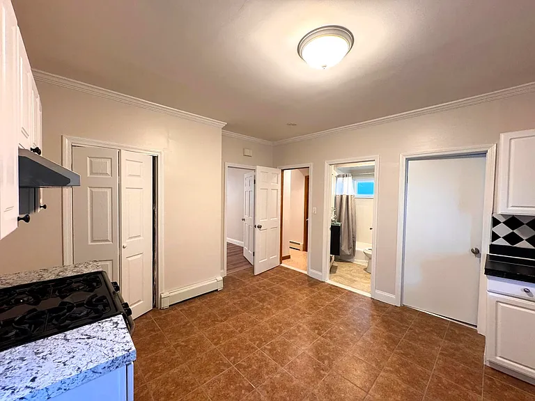 38 Hunting St #1 — Photo 5