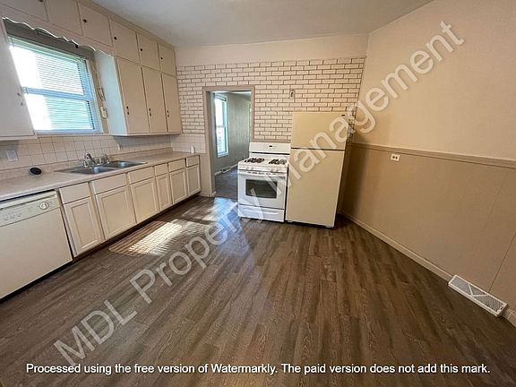 2nd image of 411 S Dewitt St #1