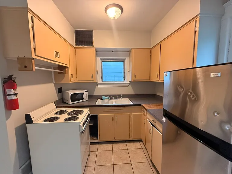 720 S Park St #3 — Photo 3
