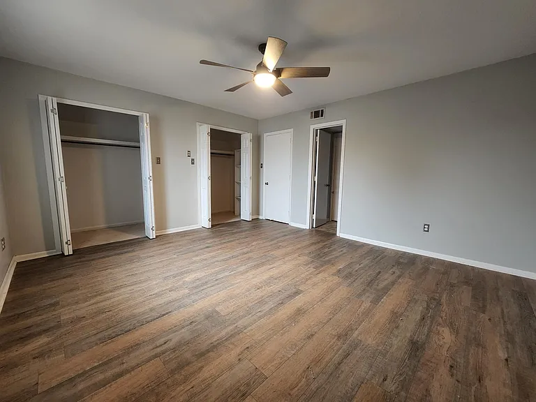 5155 Wayneland Dr #J1 — Photo 6