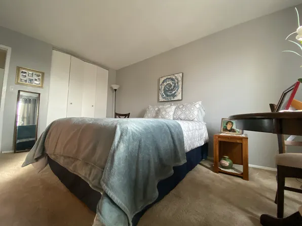 1874 Pelham Parkway South image 5 of 26