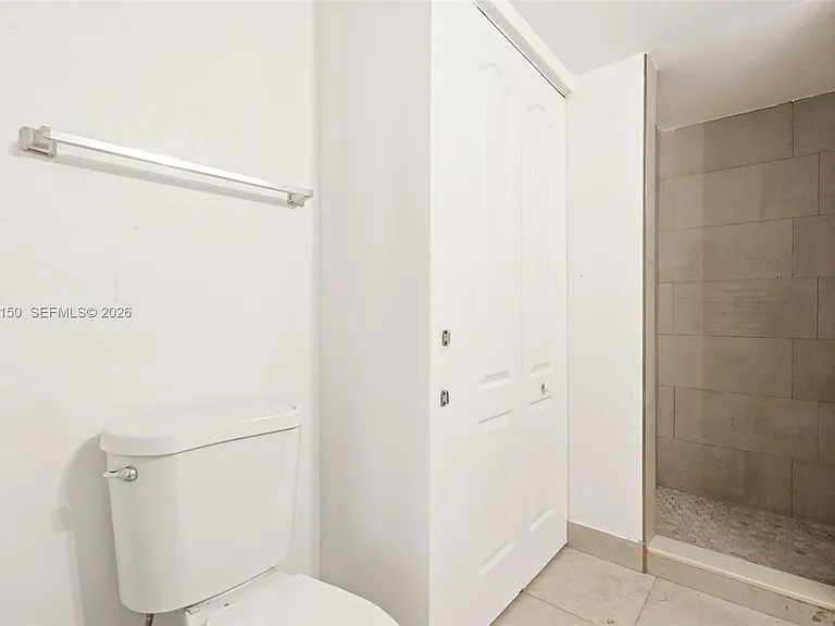 4215 N University Dr #305 — Photo 15