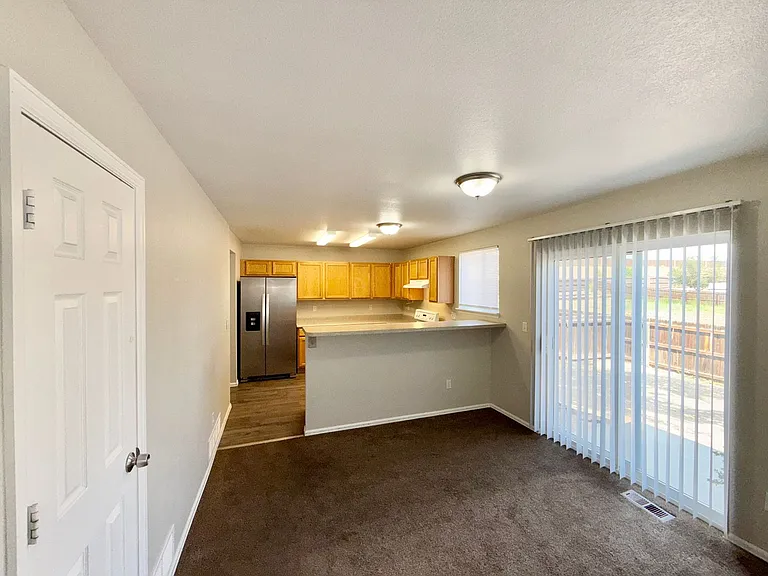 4899 Saddle Ridge Dr — Photo 5