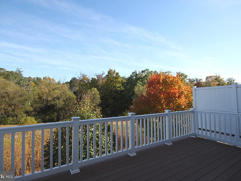 515 Ellison Dr — Photo 31