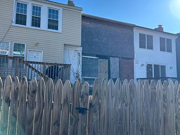 2nd image of 28 Girard St NE