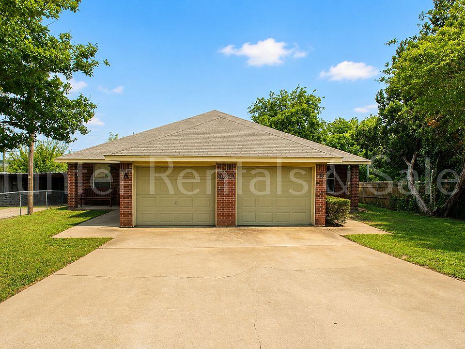 1st image of 930 Ramblewood St #B